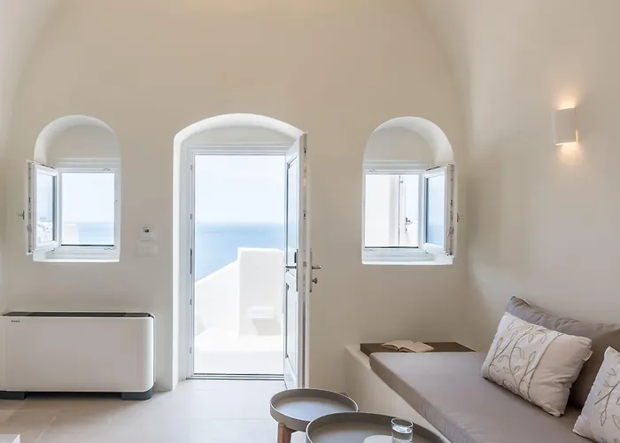 Art Maisons Castle Oia (Santorini)