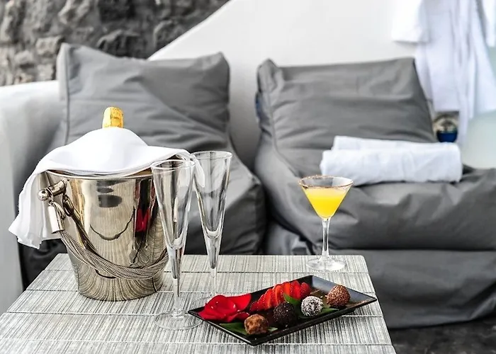 Art Maisons Castle Oia