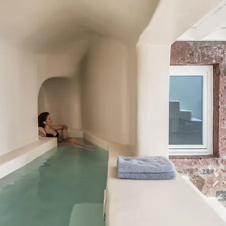 Art Maisons Castle Отель Ия